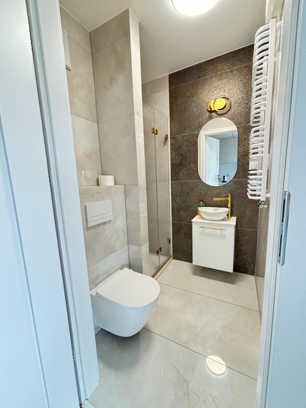 Apartamenty 24H Pileckiego Varšava Exteriér fotografie